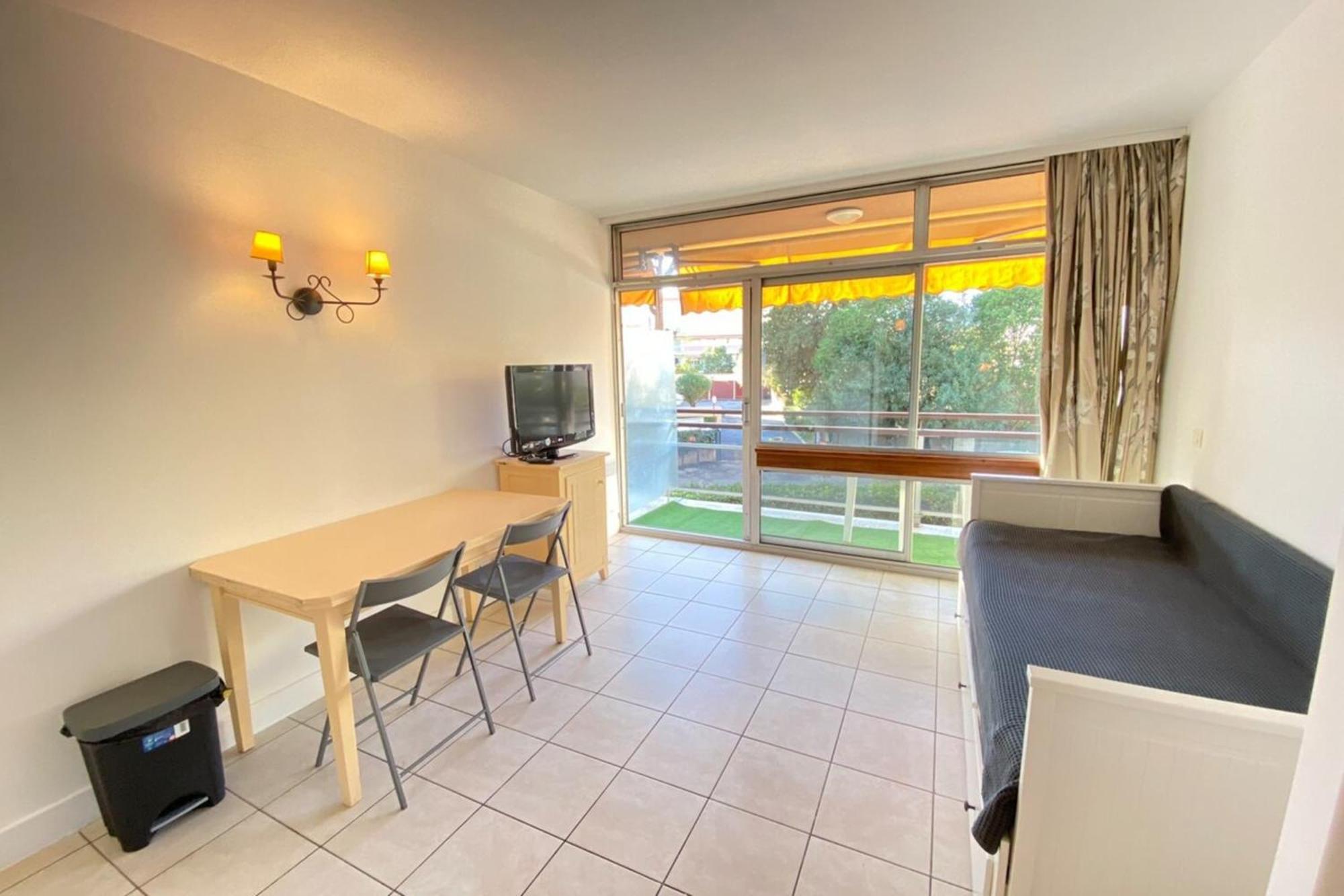 06U - Beautiful Studio In Residence - Swimming Pool And Tennis Court Saint-Laurent-du-Var Exterior foto