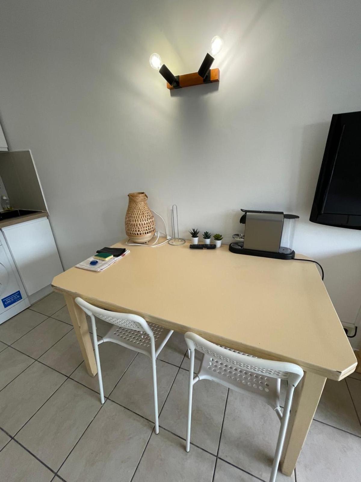 06U - Beautiful Studio In Residence - Swimming Pool And Tennis Court Saint-Laurent-du-Var Exterior foto